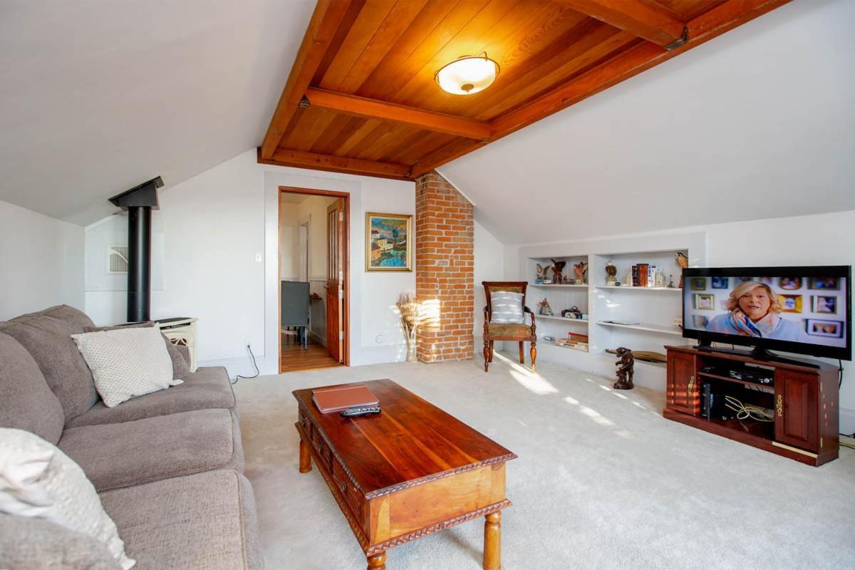 Alameda 3Br Unique Victorian Penthouse With Deck And Outdoor Furniture, Ac, 3 Blocks To Beach & Shopping Center & 2 Free Parking Spaces Exterior foto