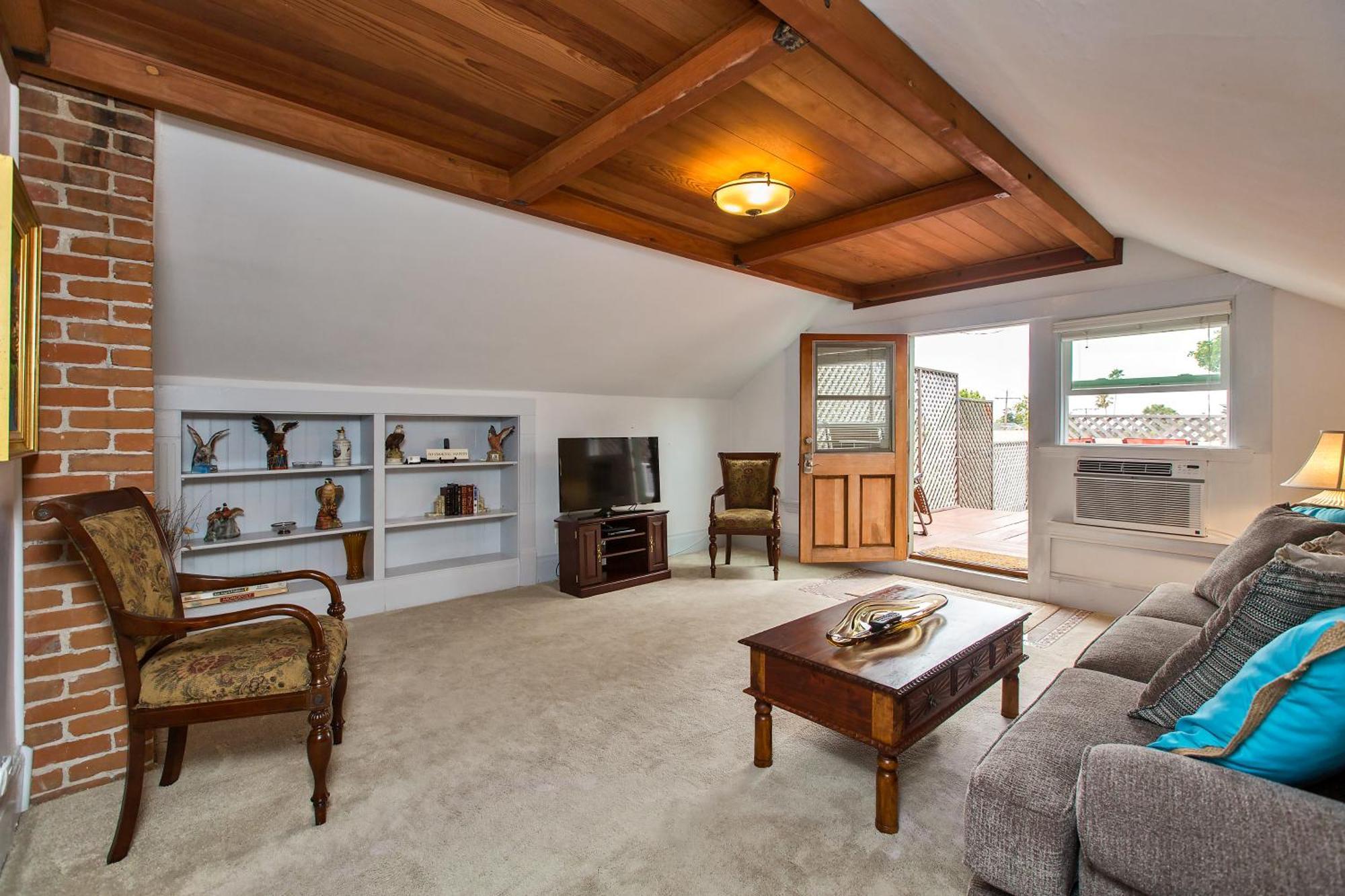 Alameda 3Br Unique Victorian Penthouse With Deck And Outdoor Furniture, Ac, 3 Blocks To Beach & Shopping Center & 2 Free Parking Spaces Exterior foto